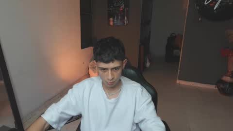 mattias     online show from February 12, 3:51 am