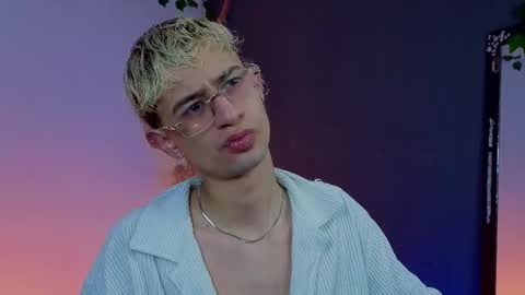 mattias     online show from December 4, 4:19 am