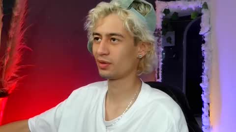 mattias     online show from October 6, 4:17 am