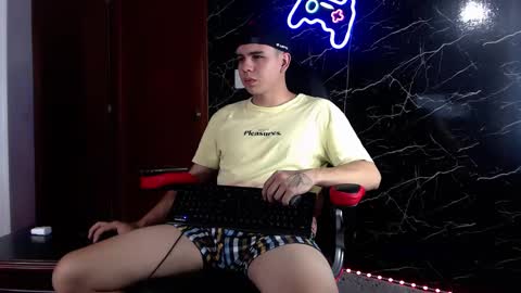 Matias online show from December 5, 7:29 pm