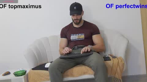 mauro_real_man online show from November 25, 6:54 pm