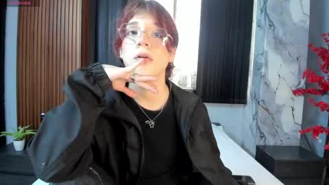 Max lover1 online show from May 27, 10:40 pm