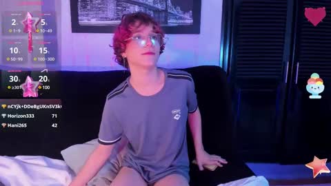 Snapshot of max_lover1 chatting on February 10, 11:55 pm Max lover1 online show from February 10, 11:55 pm