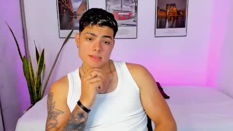 Snapshot of max_miuller chatting on October 26, 7:38 pm MAX MIULLER online show from October 26, 7:38 pm