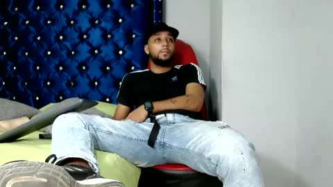 max_sexyhot26 online show from December 16, 3:40 am