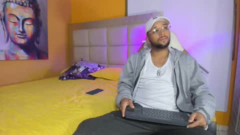 max_sexyhot26 online show from February 6, 2:44 am