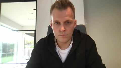 Max take off clothes online show from December 19, 11:50 am