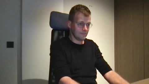 Max take off clothes online show from February 24, 6:58 pm