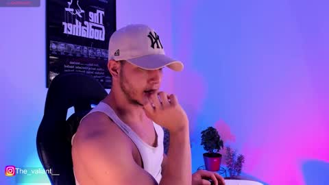 max_valiant1 online show from March 21, 1:09 am