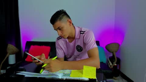 MAX     online show from February 22, 9:10 am