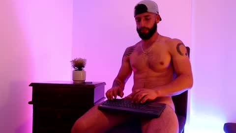 max_xl_ online show from February 1, 12:51 am