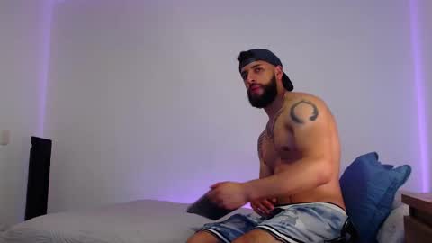 max_xl_ online show from October 6, 2:55 pm