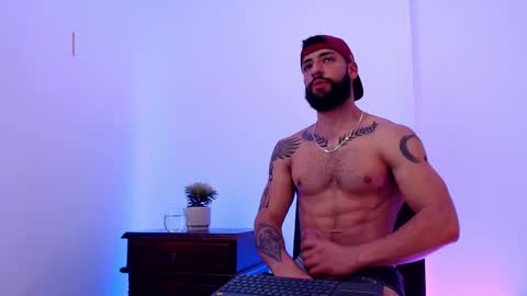 max_xl_ online show from February 16, 3:27 pm