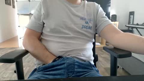 maxboner94 online show from November 12, 9:15 am