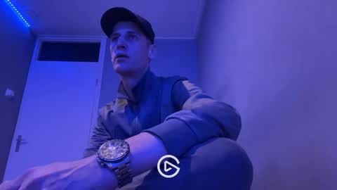 Snapshot of maxbose666 chatting on February 17, 6:48 pm Max online show from February 17, 6:48 pm