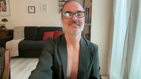 Max Mikado online show from February 7, 2:37 pm