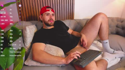 Maximo Wolf online show from March 31, 1:07 am