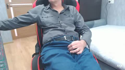 maximus3334 online show from April 3, 10:45 am