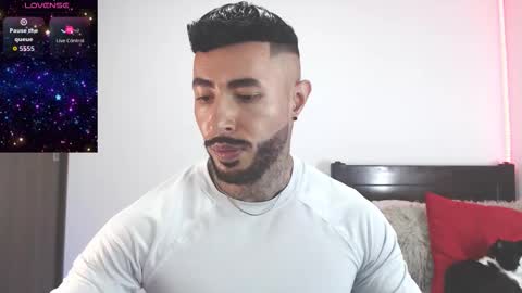 Independent Model online show from March 25, 2:37 am