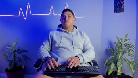 Maximus online show from November 10, 11:37 am