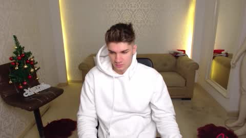 MaxKaiden online show from December 16, 5:36 am