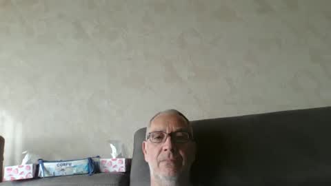 Snapshot of maxou569 chatting on October 5, 9:13 am maxou569 online show from October 5, 9:13 am