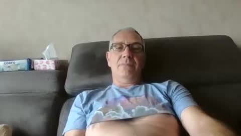 Snapshot of maxou569 chatting on October 13, 9:59 am maxou569 online show from October 13, 9:59 am