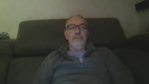 Snapshot of maxou569 chatting on November 1, 6:39 am maxou569 online show from November 1, 6:39 am