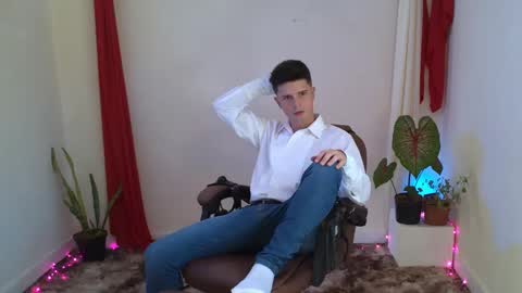 Max online show from December 20, 12:16 pm