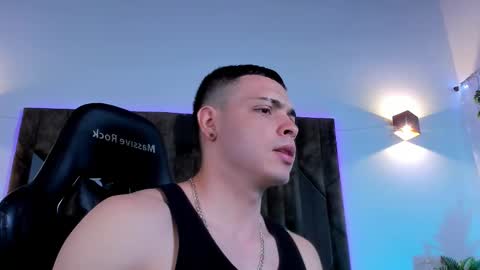 Snapshot of maxwell_dupont chatting on March 3, 1:17 am MAX online show from March 3, 1:17 am