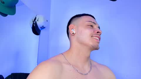 Snapshot of maxwell_dupont chatting on September 10, 7:23 pm MAX online show from September 10, 7:23 pm