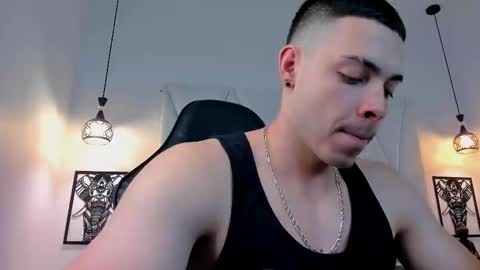 Snapshot of maxwell_dupont chatting on January 30, 10:41 pm MAX online show from January 30, 10:41 pm