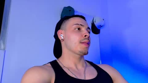 Snapshot of maxwell_dupont chatting on October 2, 2:04 am MAX online show from October 2, 2:04 am