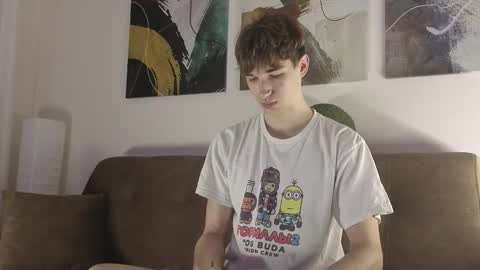 Snapshot of maxwellchik chatting on October 27, 5:04 pm maxwellchik online show from October 27, 5:04 pm