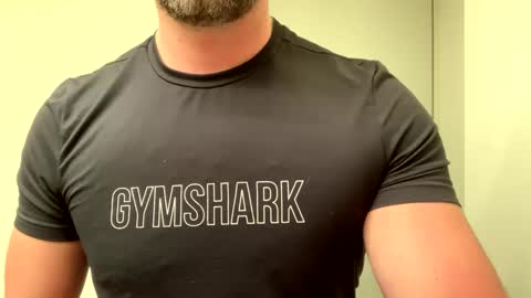 mcr8080 online show from February 12, 6:40 am