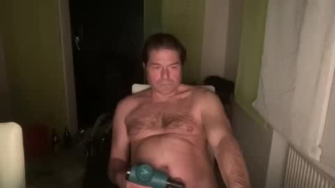 Snapshot of medeinoe chatting on February 23, 7:58 pm medeinoe online show from February 23, 7:58 pm