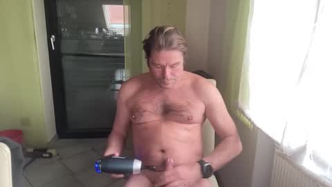 Snapshot of medeinoe chatting on February 26, 10:58 am medeinoe online show from February 26, 10:58 am