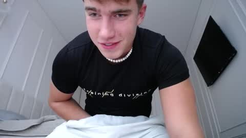 Max online show from September 16, 4:08 pm