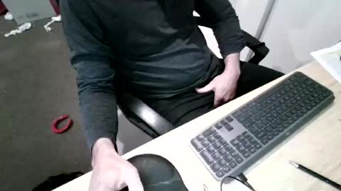 melbguy_075 online show from June 17, 6:15 am