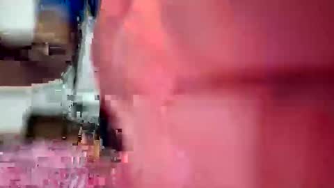 Snapshot of meltingdab chatting on October 21, 2:25 am meltingdab online show from October 21, 2:25 am