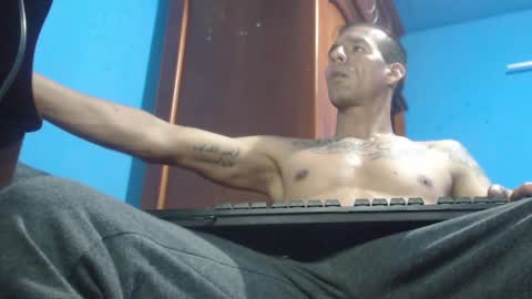 Snapshot of mensexydick20 chatting on March 5, 9:17 pm big brown online show from March 5, 9:17 pm