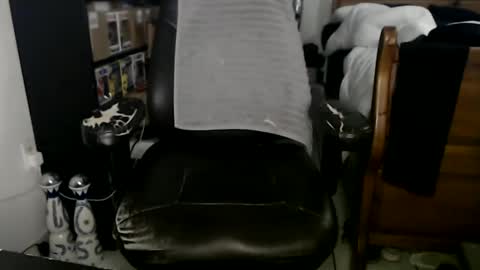 Snapshot of miaking chatting on January 15, 5:29 am Mark online show from January 15, 5:29 am