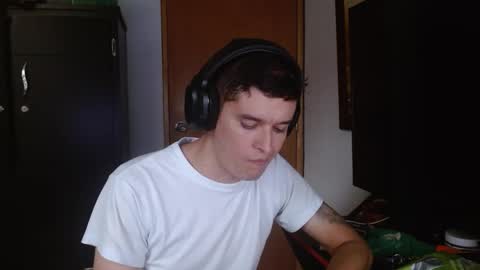 Snapshot of miaou_miaou chatting on February 13, 10:33 pm miaou_miaou online show from February 13, 10:33 pm