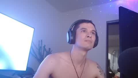 Snapshot of miaou_miaou chatting on January 13, 11:08 am miaou_miaou online show from January 13, 11:08 am