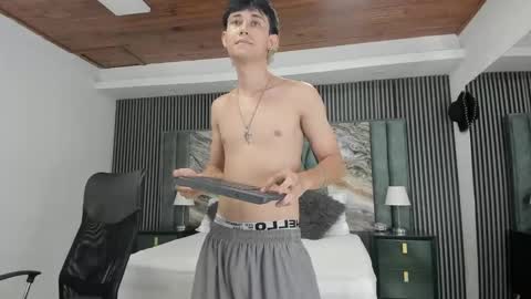 Michael online show from October 28, 11:40 pm