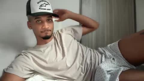 Snapshot of michael_jordanx chatting on February 19, 6:21 pm Angel online show from February 19, 6:21 pm