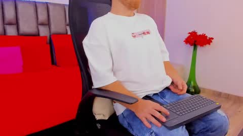 Snapshot of michaelhawtin chatting on September 14, 2:02 am Michael  Contenido explcito online show from September 14, 2:02 am