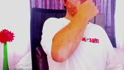 Snapshot of michaelhawtin chatting on February 12, 8:40 pm Michael  Contenido explcito online show from February 12, 8:40 pm