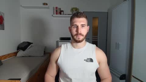 michaelos11 online show from March 29, 4:29 pm