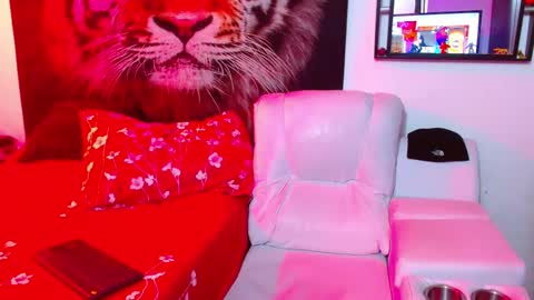 michell_myers online show from February 2, 12:30 am